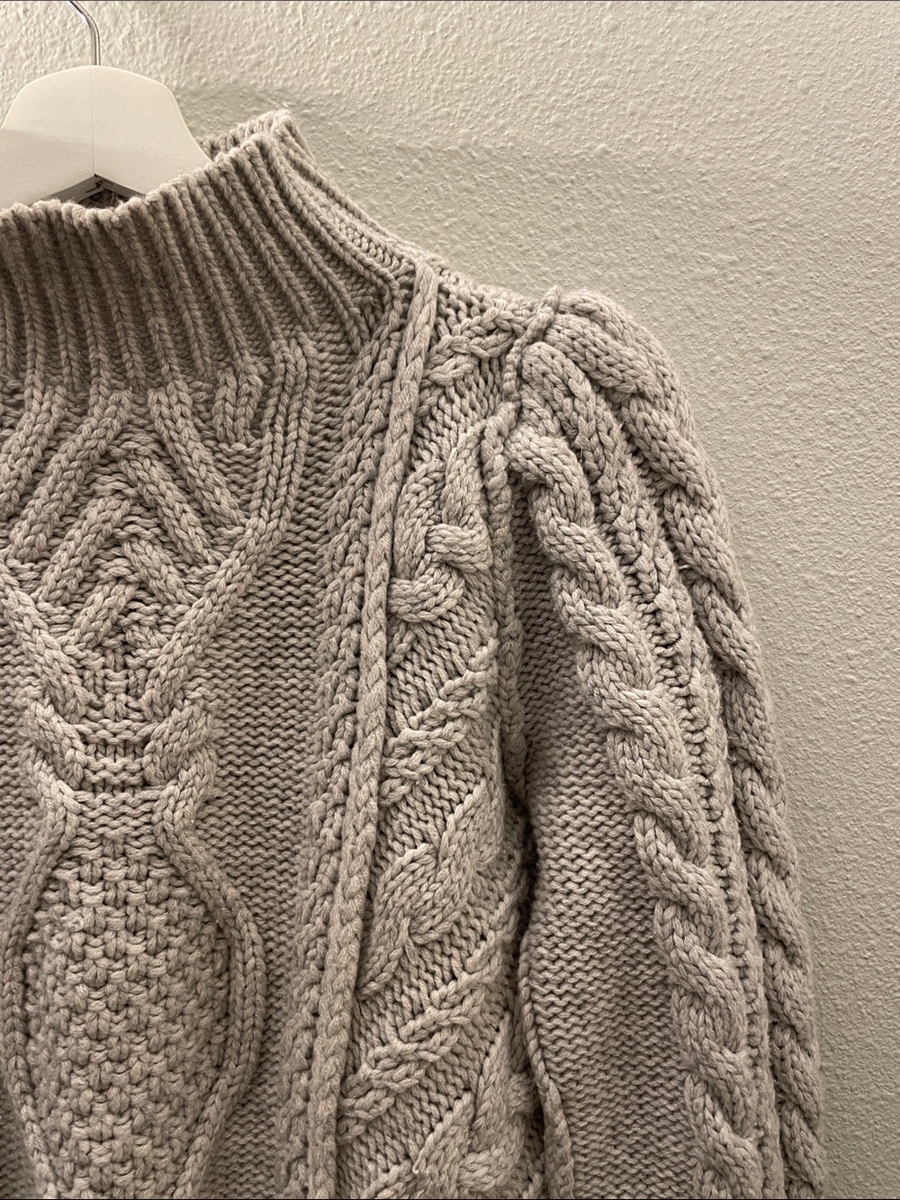 G label goop wool cashmere mock neck cable knit puff sleeve sweater - Picture 2 of 13
